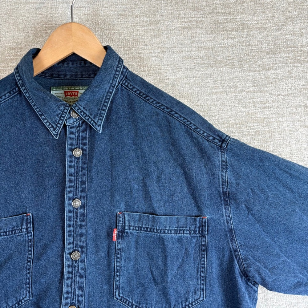 Vintage Levi's 560 Denim Shirt Mens L Blue Long Sleeve Cotton EUC 90s Workwear